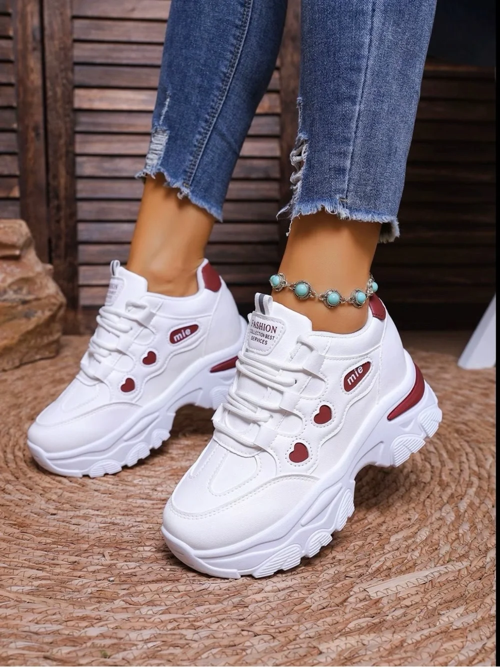 White Sneakers with Burgundy Heart Accents - mie
